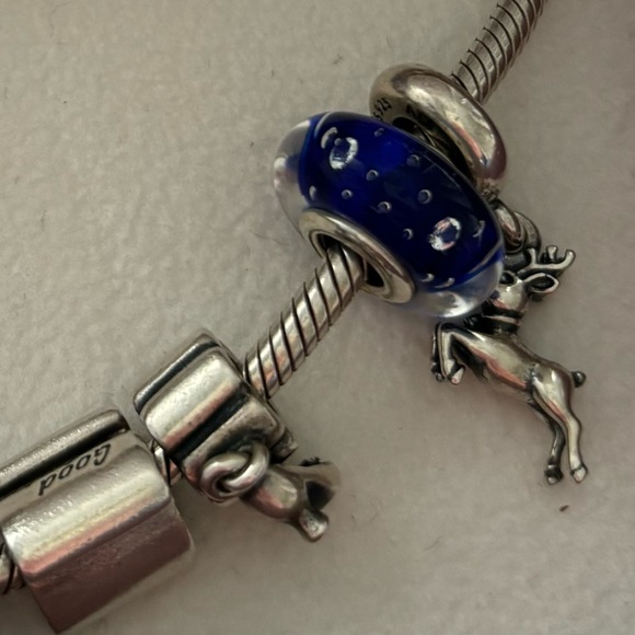 Pandora Reindeer Charm - Picture 2 of 6